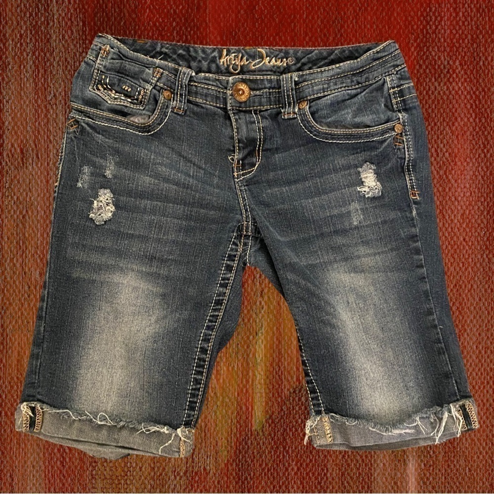 ARIYA JEANS Womenβs Jean Shorts